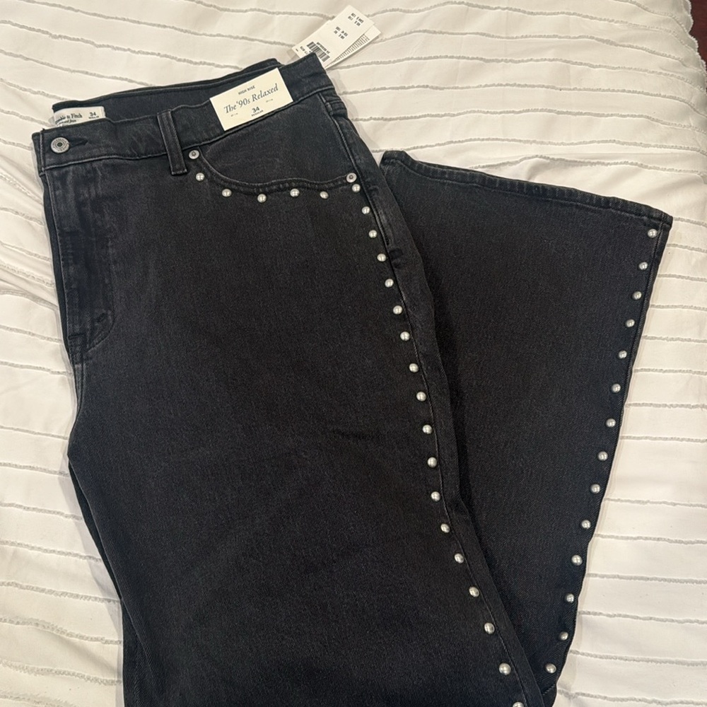 Abercrombie & Fitch High Rise 90s Relaxed Studded Jeans *NWT* - Picture 7 of 9